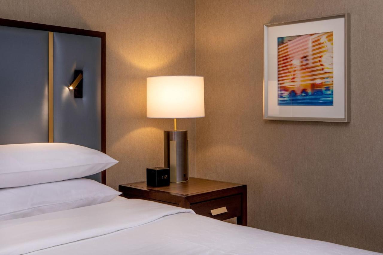 1 KING GUEST ROOM,1357446272:JPEG