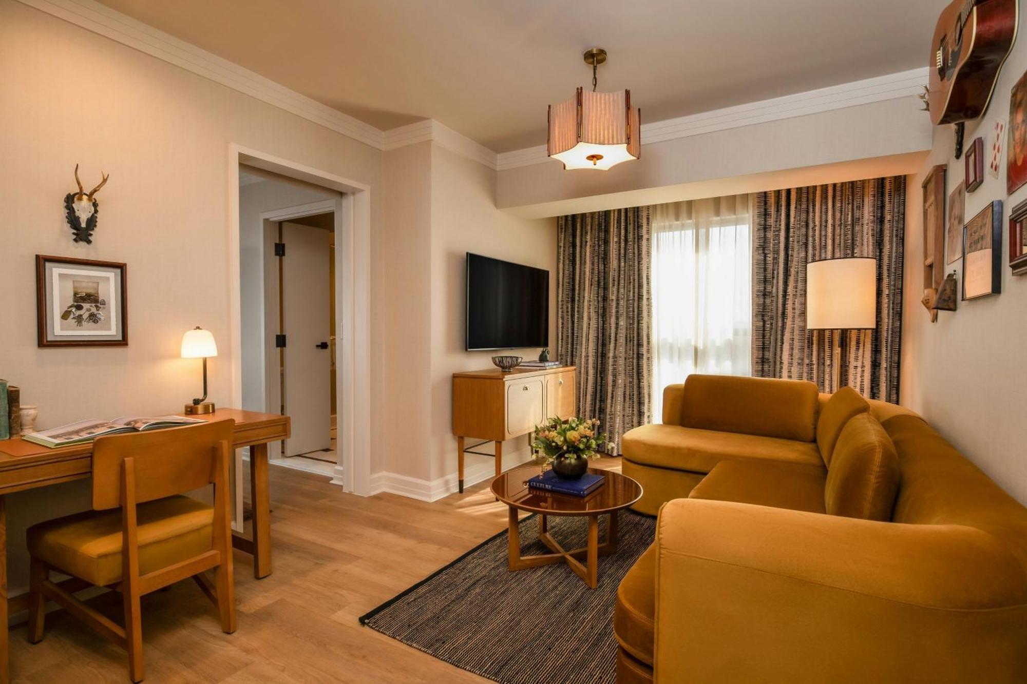 One-Bedroom Premium King Suite Sofa Bed,1771837761:JPEG
