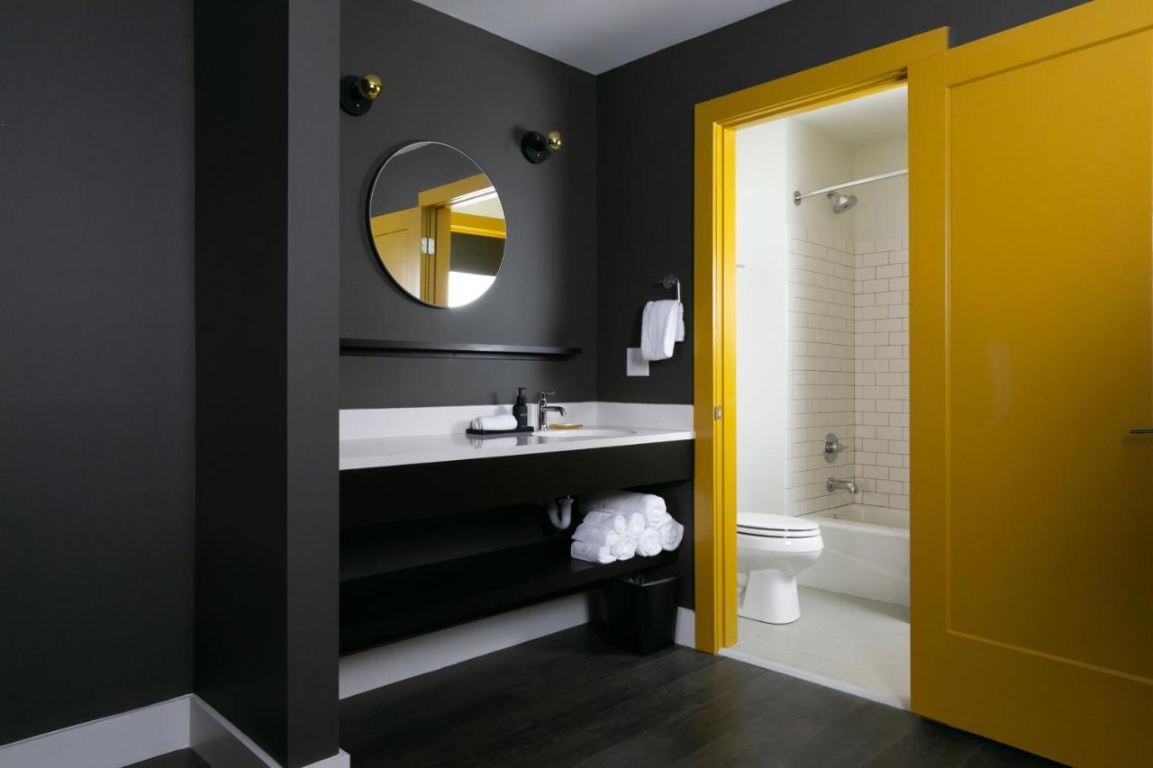 Three-Bedroom Apartment,759448112:JPEG