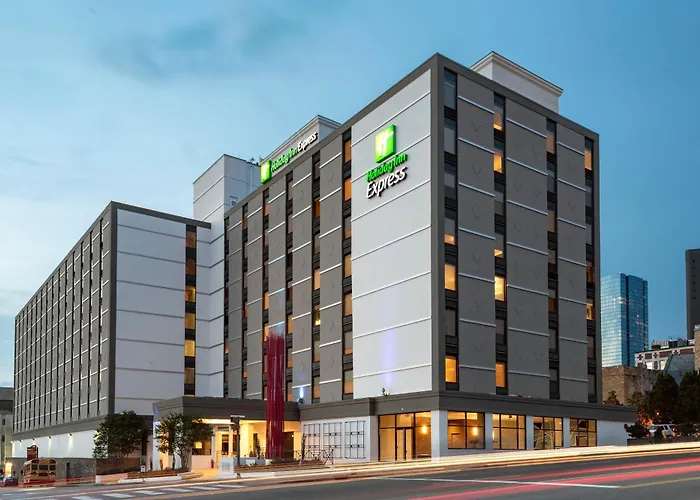 Romantic hotels Holiday Inn Express Nashville-Downtown - Broadway By Ihg