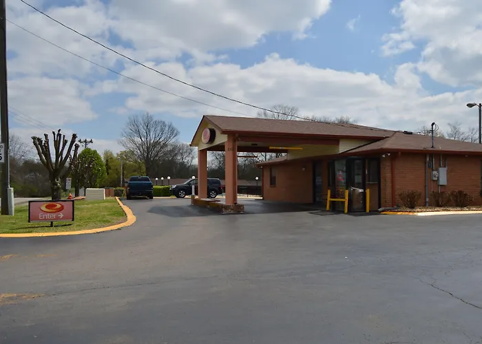 Econo Lodge North