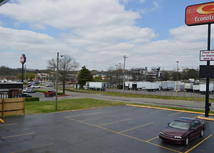 Econo Lodge North